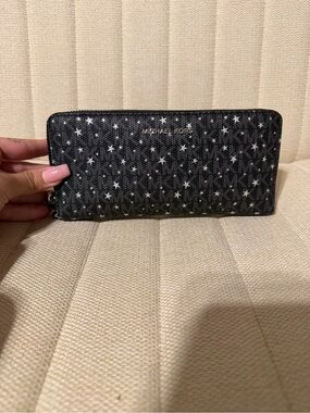 Michael Kors Jet Set Travel Wallet - Black Signature MK Logo & Silver Stars